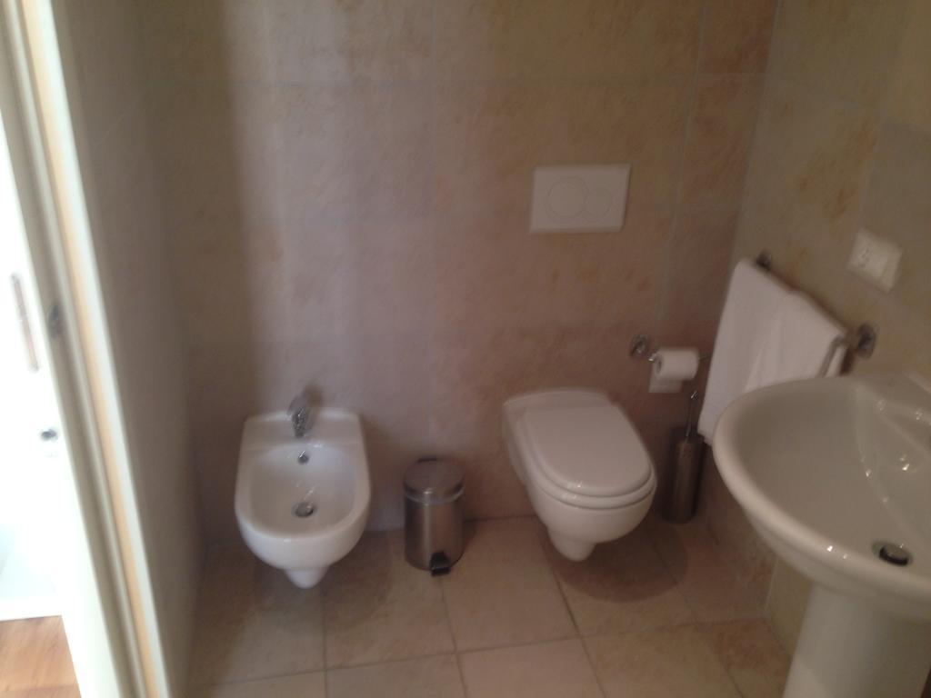 ホテルDal Generale Moniga del Garda 部屋 写真