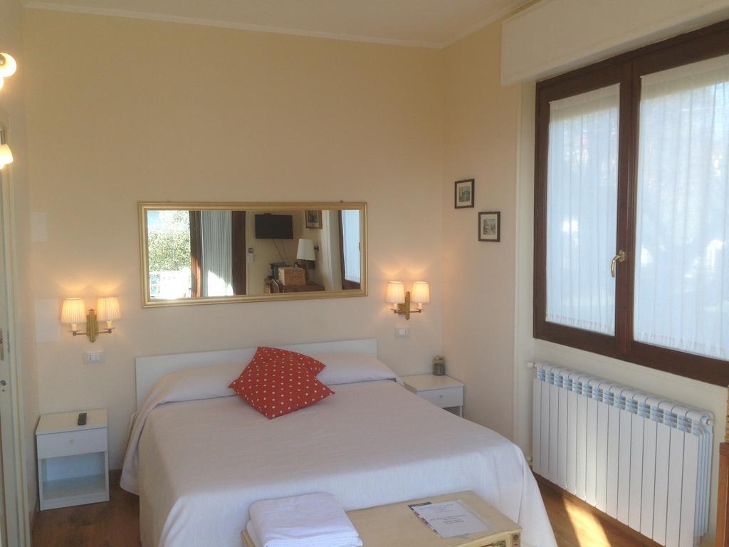 ホテルDal Generale Moniga del Garda 部屋 写真